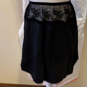 Christian Dior Elegant Black Lace Trim slip - 19”
